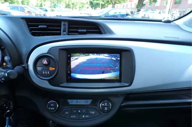 Toyota Yaris (2014) thumbnail 21