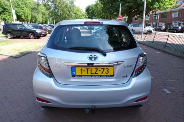 Toyota Yaris (2014) thumbnail 8