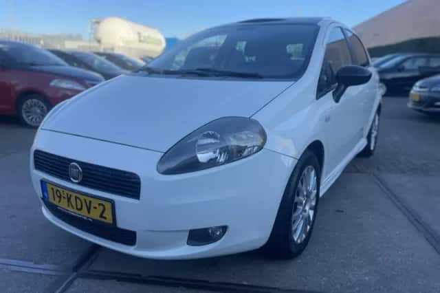 Fiat Grande Punto (2009) thumbnail 1