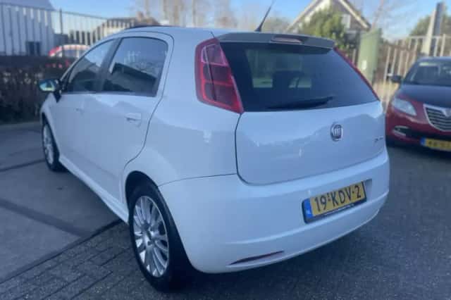 Fiat Grande Punto (2009) thumbnail 6