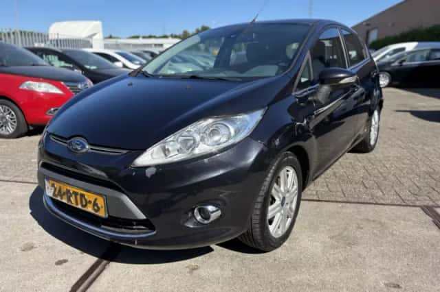 Ford Fiesta (2011) thumbnail 1
