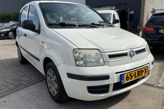 Fiat Panda (2010) thumbnail 2