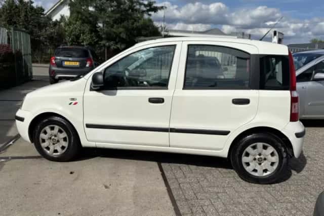 Fiat Panda (2010) thumbnail 3