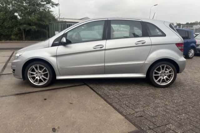 Mercedes-Benz B-Klasse (2010) thumbnail 3