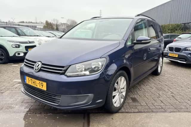 Volkswagen Touran (2014) thumbnail 1
