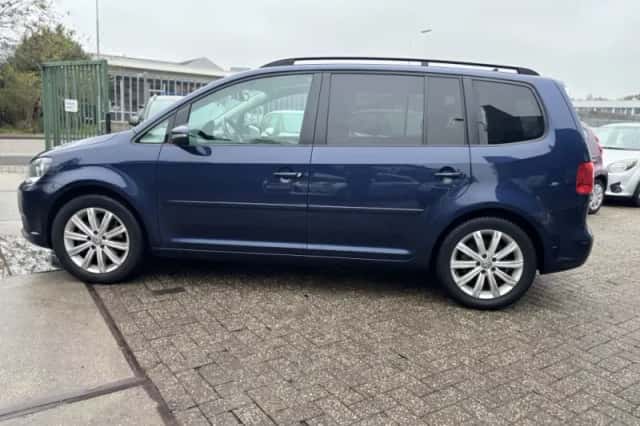 Volkswagen Touran (2014) thumbnail 3