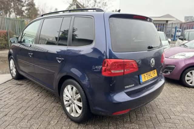 Volkswagen Touran (2014) thumbnail 6