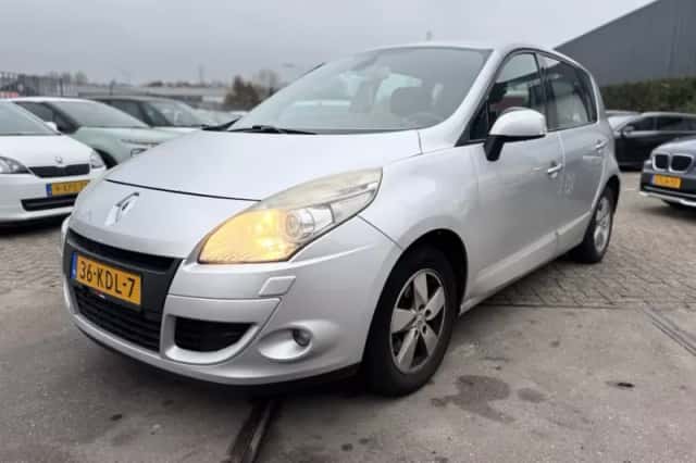 Renault Scénic (2009) thumbnail 1