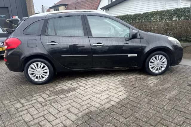Renault Clio (2010) thumbnail 3