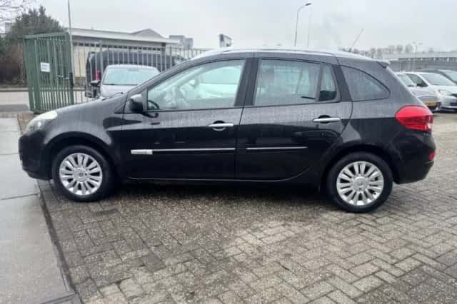 Renault Clio (2010) thumbnail 4