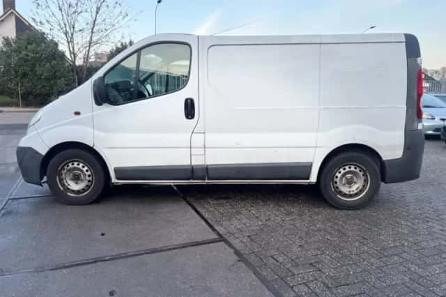 Opel Vivaro (2009) thumbnail 4