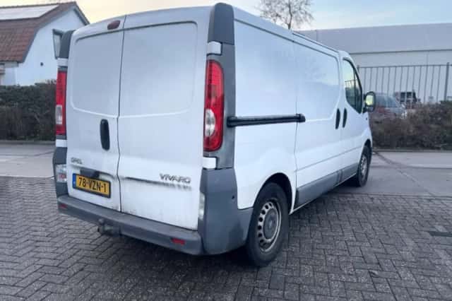 Opel Vivaro (2009) thumbnail 6