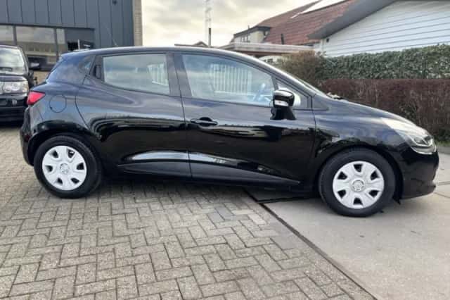 Renault Clio (2014) thumbnail 3