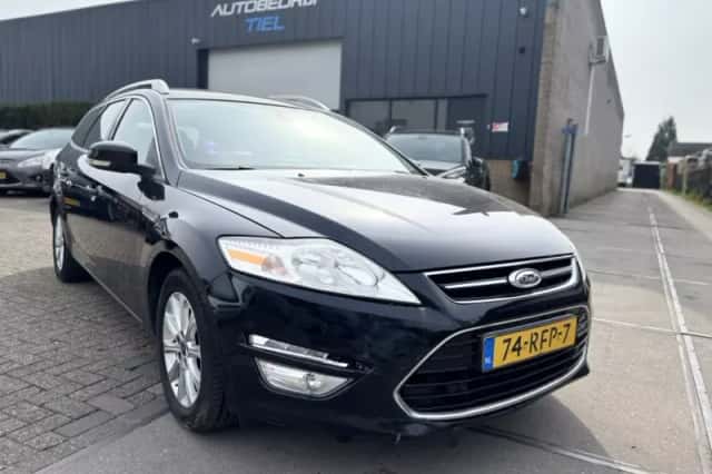 Ford Mondeo (2011) thumbnail 2