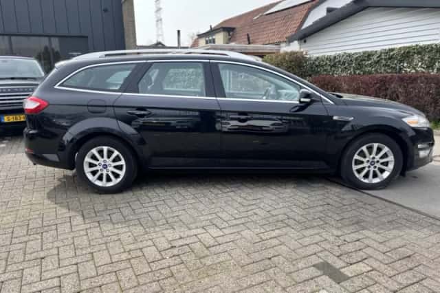 Ford Mondeo (2011) thumbnail 3