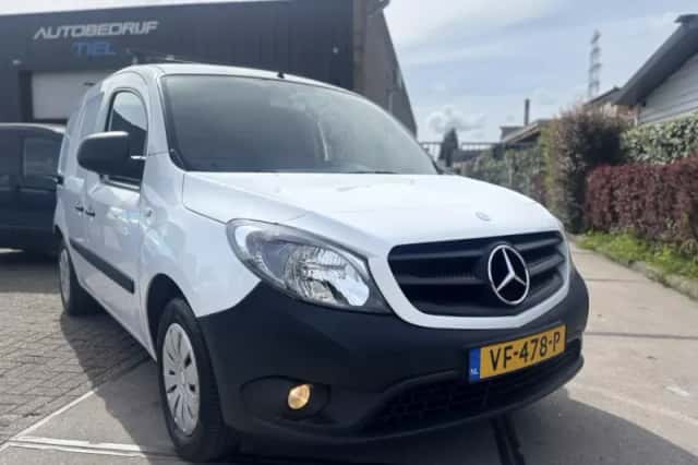 Mercedes-Benz Citan (2013) thumbnail 2