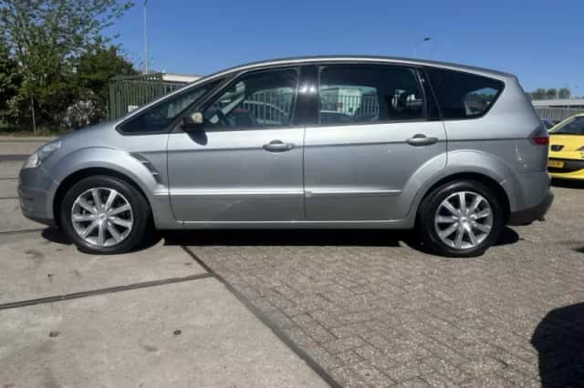 Ford S-Max (2007) thumbnail 4