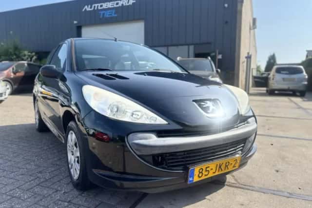 Peugeot 206+ (2009) thumbnail 2