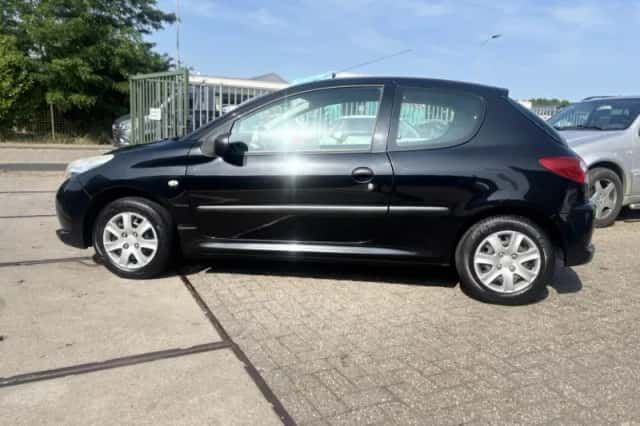 Peugeot 206+ (2009) thumbnail 3