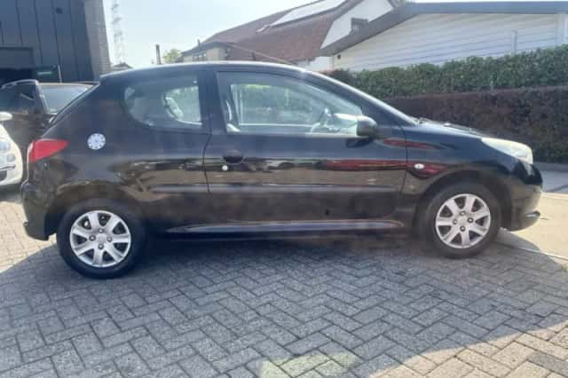 Peugeot 206+ (2009) thumbnail 4