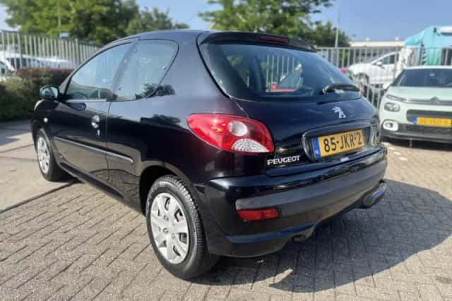 Peugeot 206+ (2009) thumbnail 5
