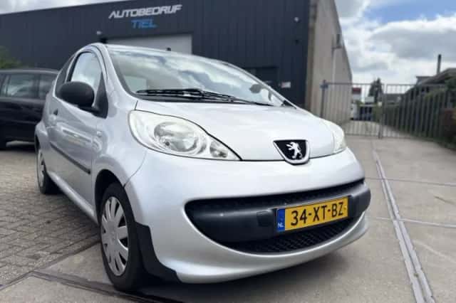 Peugeot 107 (2007) thumbnail 2