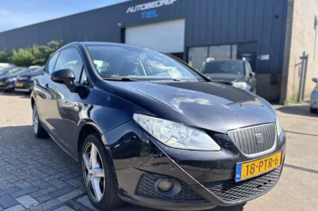 SEAT Ibiza (2011) thumbnail 2