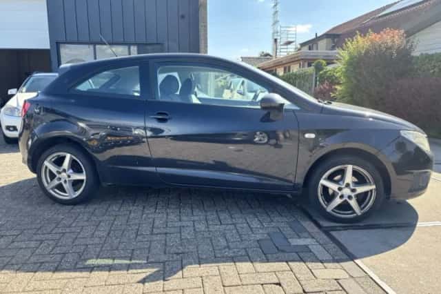 SEAT Ibiza (2011) thumbnail 3