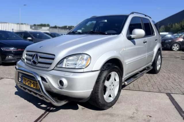 Mercedes-Benz ML-Klasse (2000) thumbnail 1