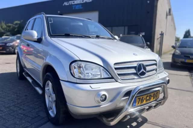 Mercedes-Benz ML-Klasse (2000) thumbnail 2