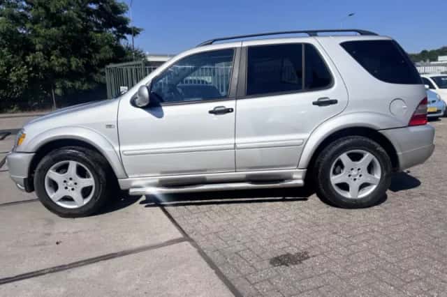 Mercedes-Benz ML-Klasse (2000) thumbnail 4