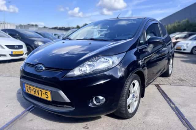 Ford Fiesta (2011) thumbnail 1