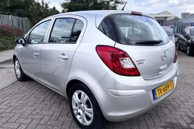 Opel Corsa (2010) thumbnail 6