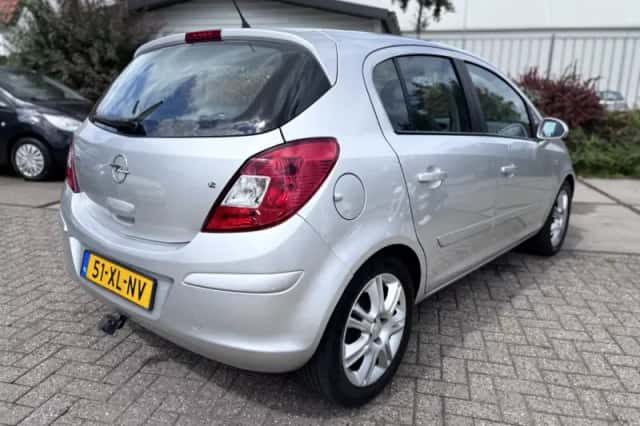 Opel Corsa (2007) thumbnail 5