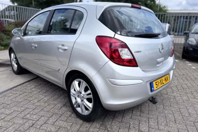 Opel Corsa (2007) thumbnail 6