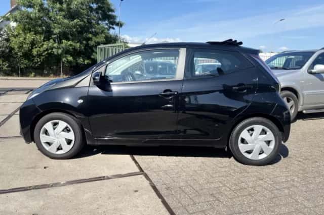 Toyota Aygo (2016) thumbnail 4