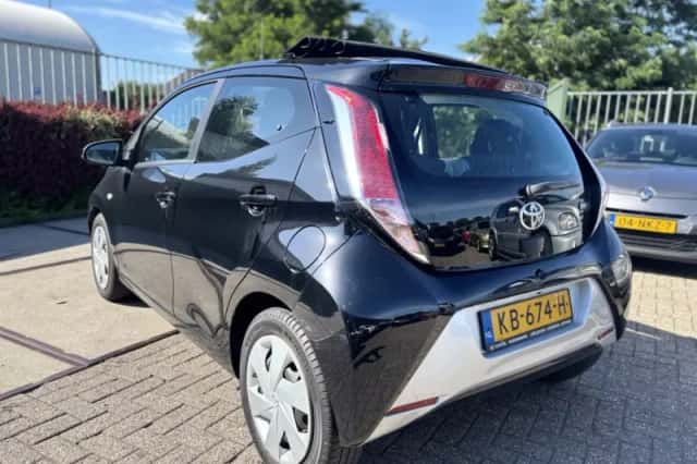 Toyota Aygo (2016) thumbnail 6