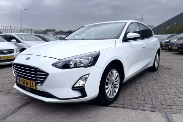 Ford Focus (2021) thumbnail 1