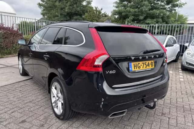 Volvo V60 (2015) thumbnail 6