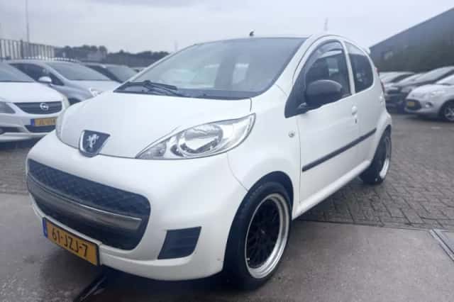 Peugeot 107 (2009) thumbnail 1