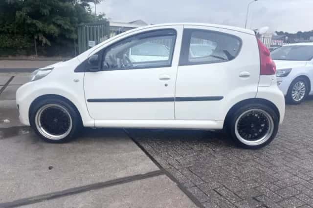 Peugeot 107 (2009) thumbnail 3