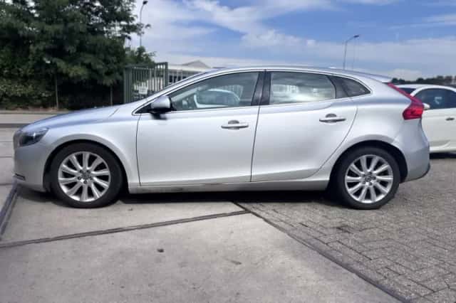 Volvo V40 (2013) thumbnail 4