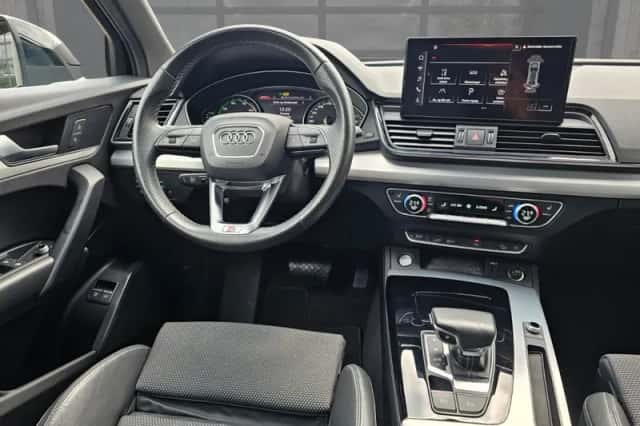 Audi Q5 (2022) thumbnail 3