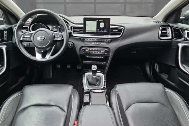 Kia Ceed (2018) thumbnail 3