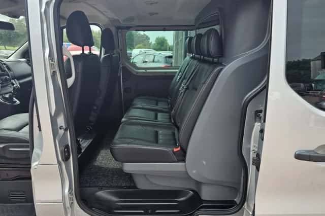 Opel Vivaro (2017) thumbnail 4