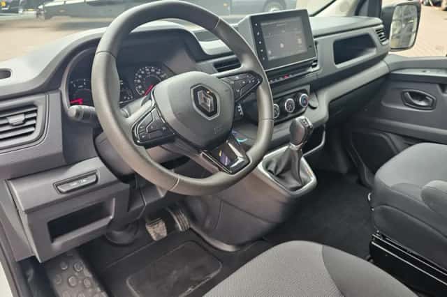 Renault Trafic (2023) thumbnail 3