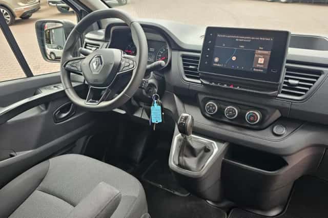 Renault Trafic (2023) thumbnail 4