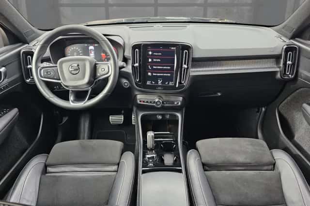 Volvo XC40 (2022) thumbnail 3