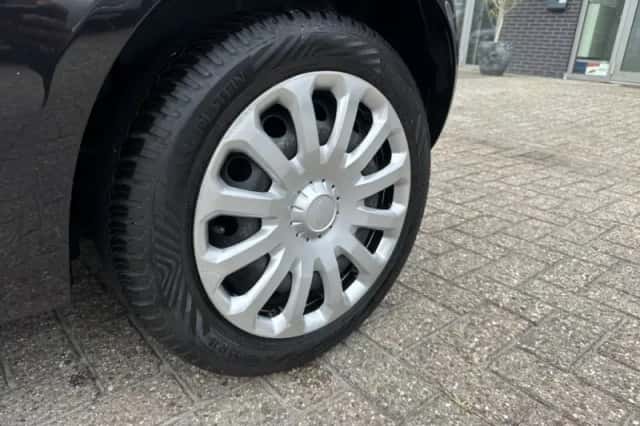 Ford Ka (2010) thumbnail 5