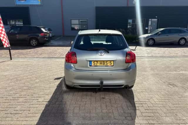 Toyota Auris (2008) thumbnail 6